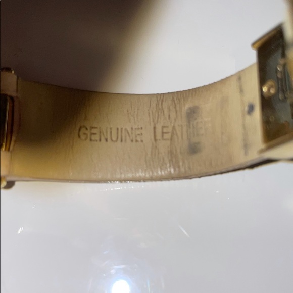 Versace women’s crystal accented watch - Picture 7 of 8